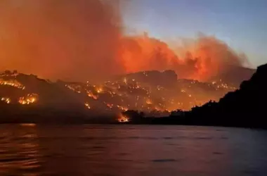 Los incendios de Creta por la ola de calor remiten: los evacuados son más de 5000