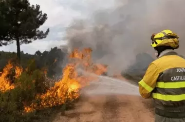 Incendios Devastadores Azotan Castilla y León, Amenazando Las Médulas y Forzando Evacuaciones