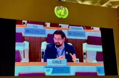 Chile Lidera Esfuerzos para un Tratado Global Contra la Contaminación por Plásticos en Ginebra