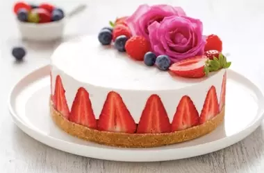 Deliziosa Cheesecake Senza Cottura alle Fragole: Un Dessert Irresistibile
