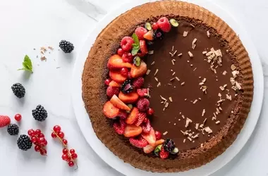 La Torta Lindt: Un Capolavoro di Cioccolato