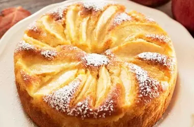 La torta di mele: la ricetta infallibile della nonna per un dolce soffice e profumato