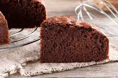 Torta al Cioccolato Morbida e Veloce: Un Dessert Perfetto per Ogni Occasione