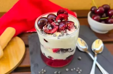 Tiramisù Fresco alle Ciliegie: Una Delizia Estiva Senza Uova