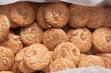 Biscotti alle Mandorle Morbidissimi della Nonna: Una Ricetta Semplice e Deliziosa con Soli 3 Ingredienti