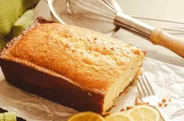 Plumcake Soffice al Limone e Panna: Una Delizia Senza Burro Né Olio