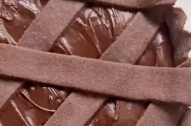 Crostata al Cioccolato Senza Glutine: La Ricetta Virale che Conquista il Web