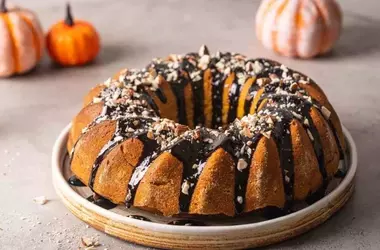 Delizia Autunnale: Ciambellone Zucca e Cioccolato, Una Ricetta Semplice e Irresistibile