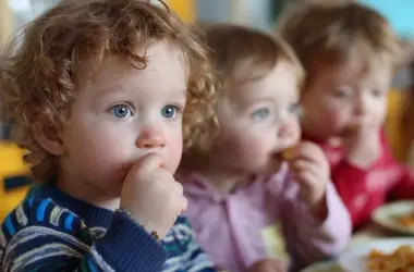 Cenas con niños: La nutricionista que domina el 'No quiero cenar' con calma y sin dramas