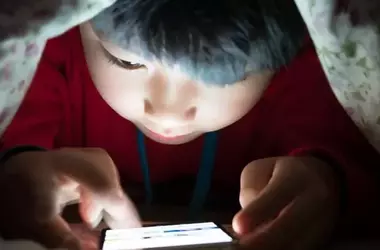 Screen Time's Impact on Adolescent Brain and Mental Health Explored