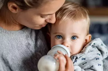 Nestlé retira lotes de fórmula infantil por posible bacteria