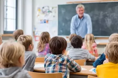 Debate sobre el Horario Escolar en Madrid: ¿Beneficia a los Niños o a los Adultos?