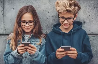 El Lenguaje Adolescente de TikTok: Una Guía Esencial para Padres