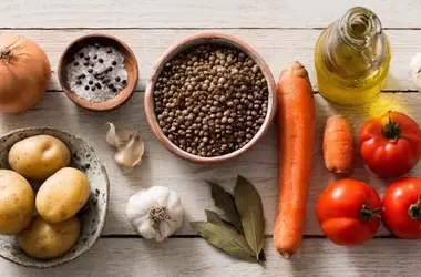 Guiso de Lentejas y Verduras: Una Opción Saludable y Rápida para Toda la Familia