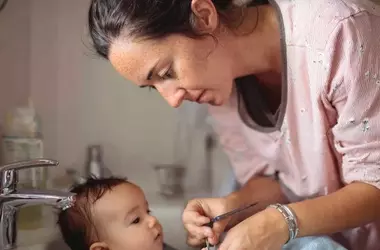 Guía Completa para el Cuidado de las Uñas del Bebé: Consejos de Expertos