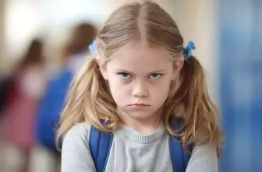 Estudiantes Usan la Música de Rosalía para Combatir el Acoso Escolar