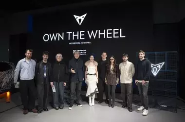 CUPRA lanza "Own the Wheel": Un llamado art￭stico a la conducci￳n consciente en un mundo automatizado