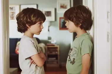 Estrategias Parentales para Manejar Conflictos entre Hermanos