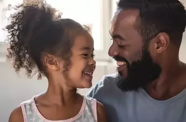 El dilema de los baños públicos: Padres, hijas y la búsqueda de seguridad