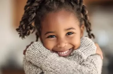 Cómo Fomentar una Autoestima Sólida en Niñas: Más Allá de la Apariencia Física