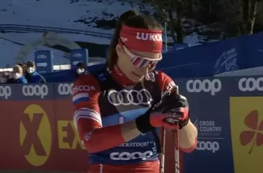 Errore clamoroso agli sci di fondo Milano-Cortina 2026: Nepryaeva scambia gli sci, scatenando polemiche
