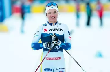 Linn Svahn trionfa nella sprint a skating di Falun, confermando il suo dominio sciistico