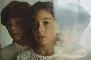 Descubriendo la Psicología del Hermano Mediano: Rasgos de Personalidad y Desafíos