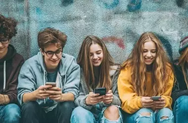 La Verdad Detrás de la Contraseña: ¿Es Suficiente para Proteger a Nuestros Hijos en el Mundo Digital?