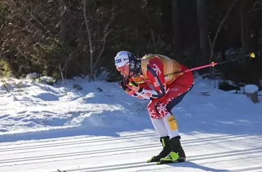 Controversia sullo Sci di Fondo: Välbe Accusa Klæbo di Uso di Sciolina al Fluoro alle Olimpiadi