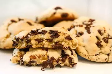 Biscotti Crumbl Fatti in Casa: Grandi, Morbidi e Irresistibili!