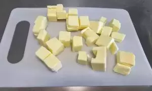 La Pastiera Napoletana: Un Dolce Simbolo di Tradizione e Rinascita