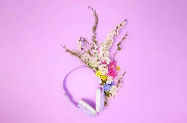 Top Engaging Podcasts for Companionship