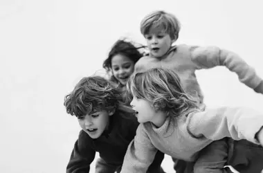 Los Beneficios Inesperados del Juego Brusco en el Desarrollo Infantil