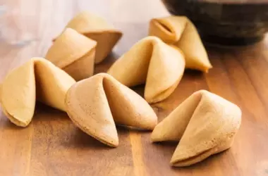 Biscotti della Fortuna Fatti in Casa: Una Sorpresa a Tavola