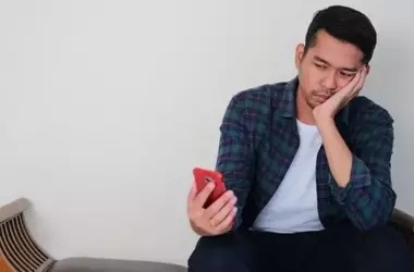 Social Media Usage and Loneliness in Young Adults