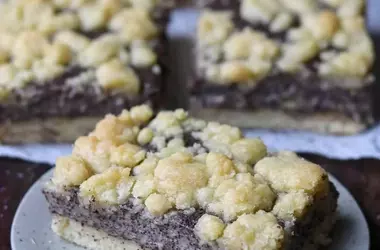 Rezept f&uuml;r saftigen Mohnkuchen mit Streuseln: Einfach &amp; Lecker