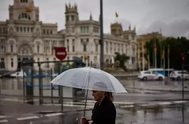 Inestabilidad Meteorológica Marca el Miércoles Santo en España con Lluvias, Nieve y Fuertes Vientos