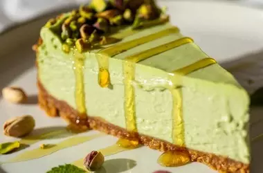 Cheesecake al pistacchio senza cottura: un dessert veloce e delizioso