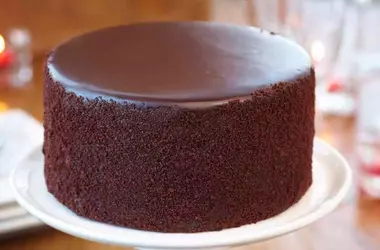 Torta all'acqua al cioccolato: un dolce irresistibile e leggero