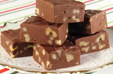 Fudge al Cioccolato: Delizie Senza Forno che Sciolgono in Bocca