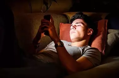 Social Anxiety and Digital Addiction: The Role of Online Comparison