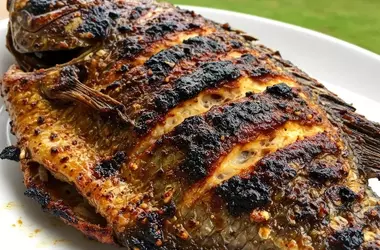 Ikan Bakar Padang: Eine kulinarische Reise in den indonesischen Garten