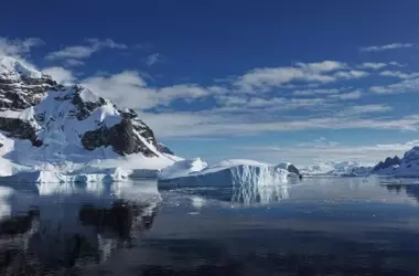 Un Nuevo Modelo Resalta el Papel Esencial de los Vientos en la Corriente Circumpolar Antártica