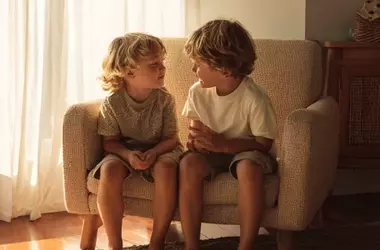 Fortaleciendo la Conexión Fraternal: Estrategias Parentales Esenciales