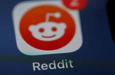 Jim Cramer Dispels Stock Suffering Narrative for Reddit (RDDT)