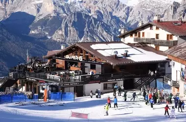 Faloria: Una Stagione Sciistica da Record tra Innovazione e Tradizione