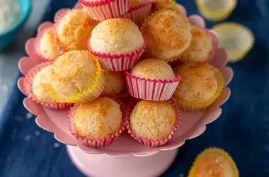Biscotti al cocco morbidi: un dolcezza senza pari in pochi minuti