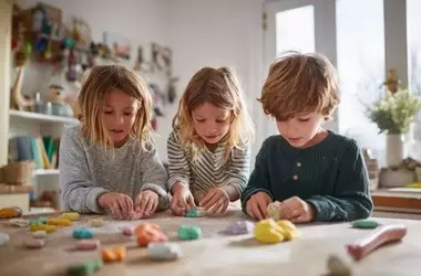 Los Juguetes Favoritos de los Niños que Resisten el Paso del Tiempo: Simplicidad, Creatividad y Desarrollo