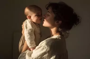 Descifrando el Sueño Infantil: Causas y Soluciones para los Despertares Nocturnos del Bebé