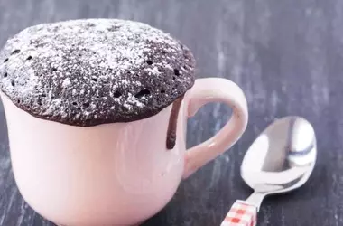 Mug Cake al Cioccolato Pasquale: Ricetta Veloce Anti-Sprechi